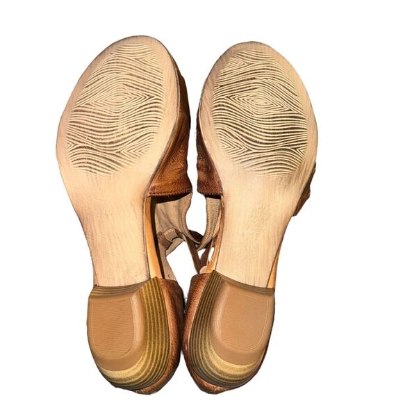 Miz Mooz Corra Sandals Women's 9.5 Tan Leather Zipper Buckle Open Toe Floral - Picture 10 of 11